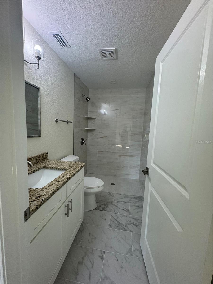 516 Clark Ln Property Photo 12