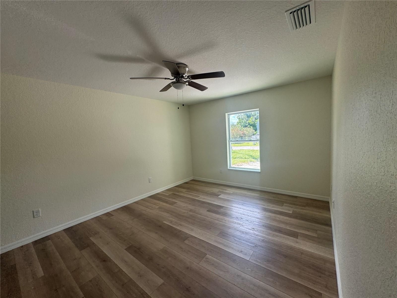 516 Clark Ln Property Photo 13