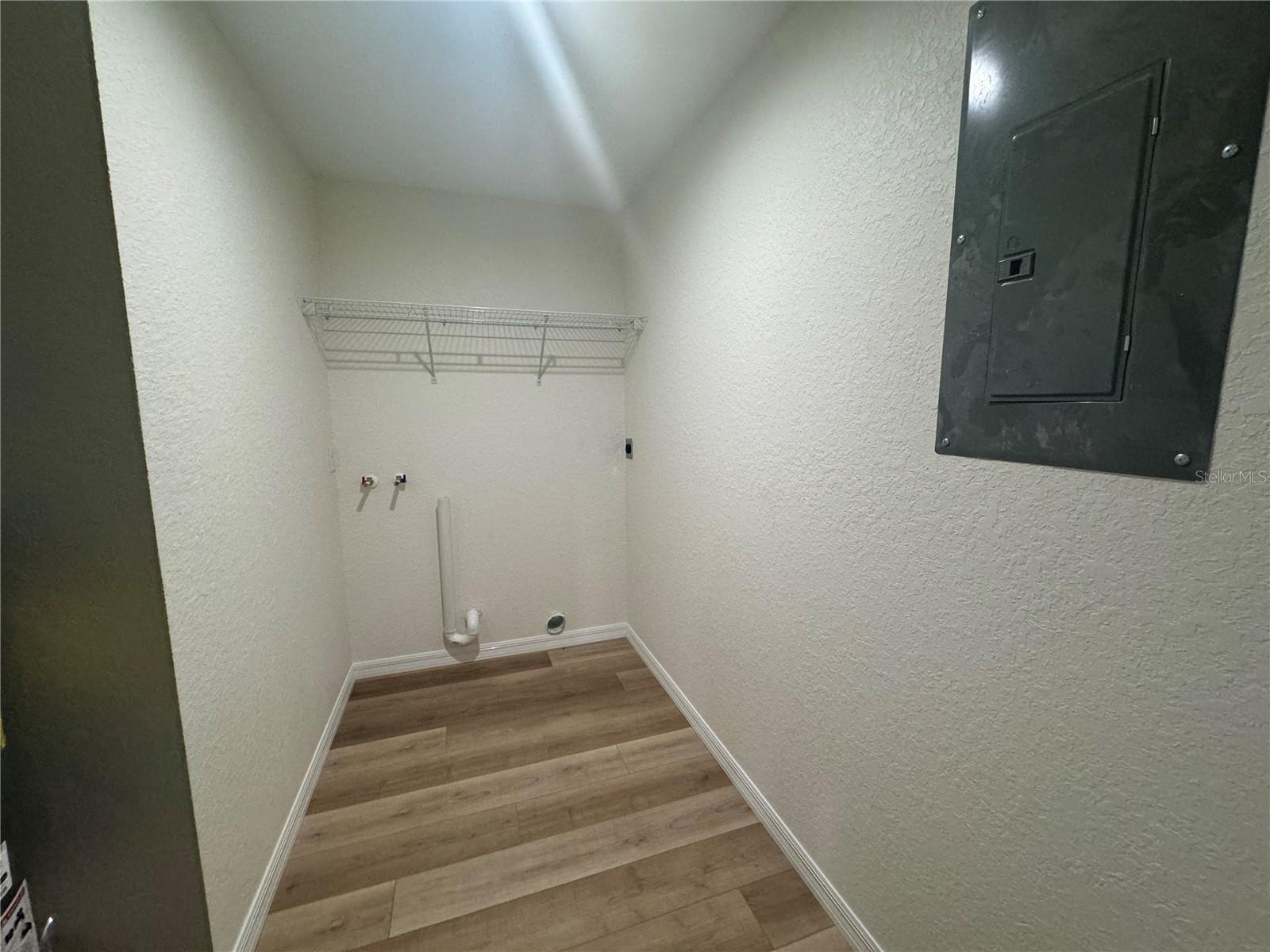 516 Clark Ln Property Photo 14
