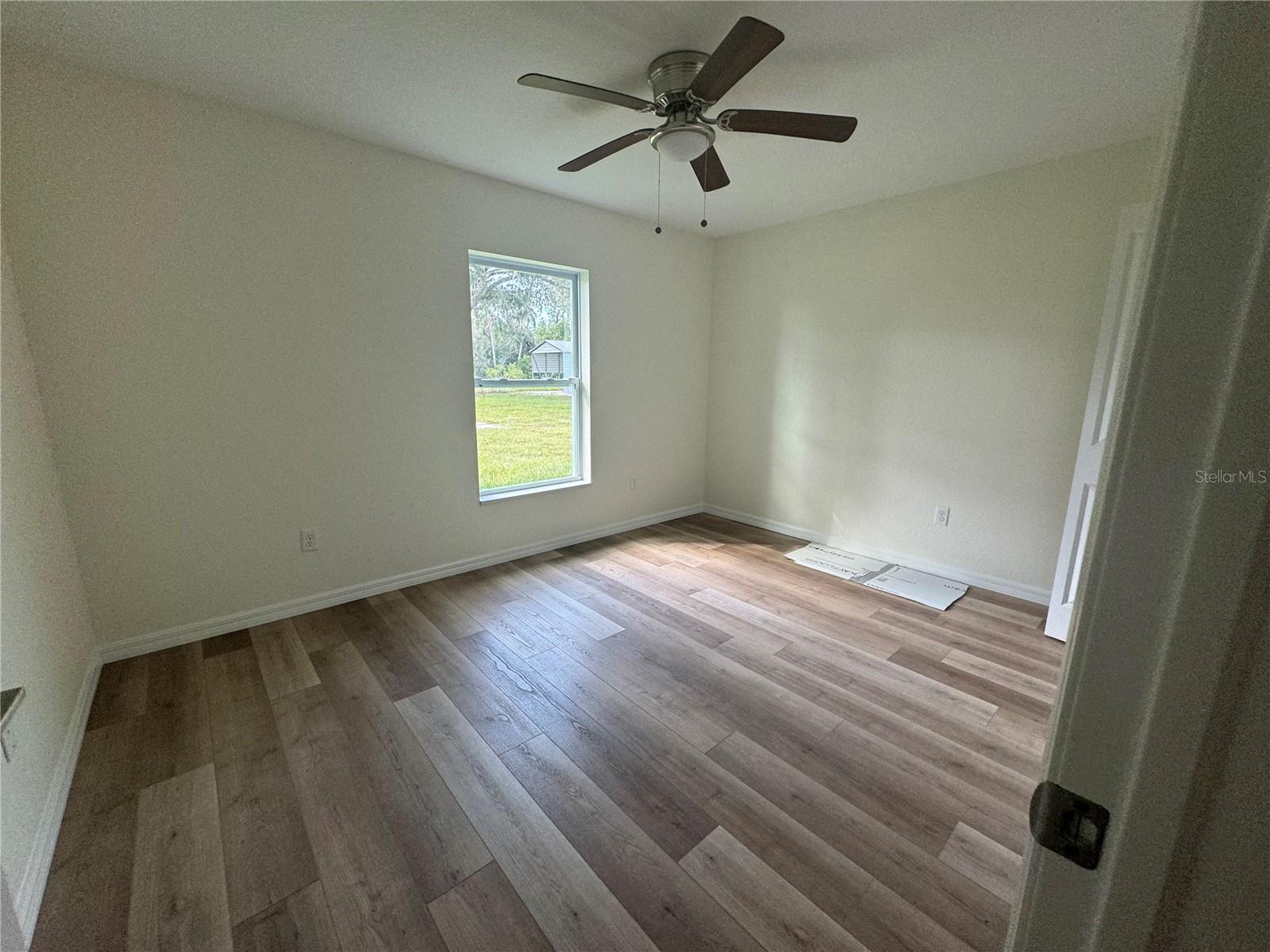 516 Clark Ln Property Photo 22