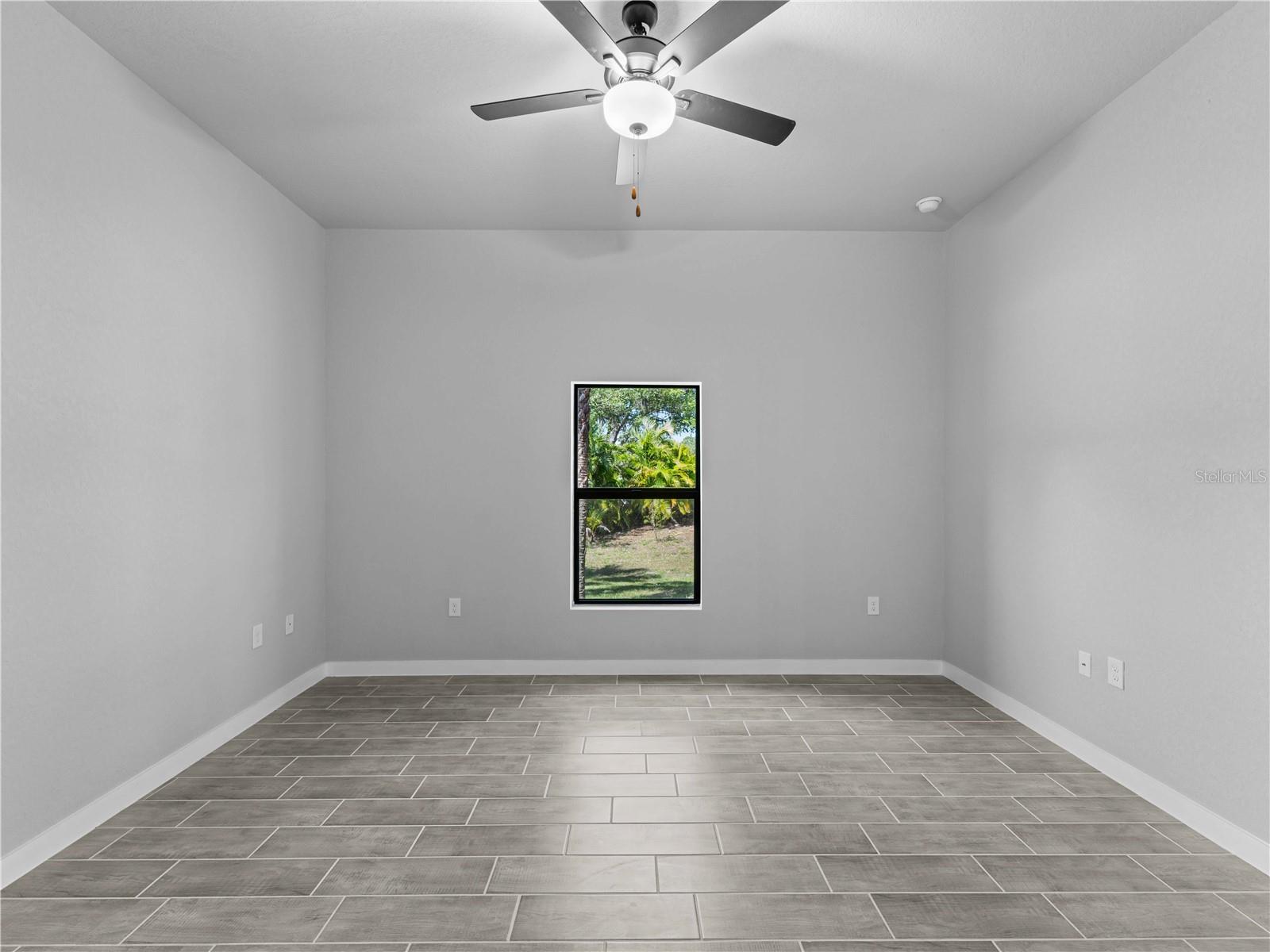 3377 Audette St Property Photo 17