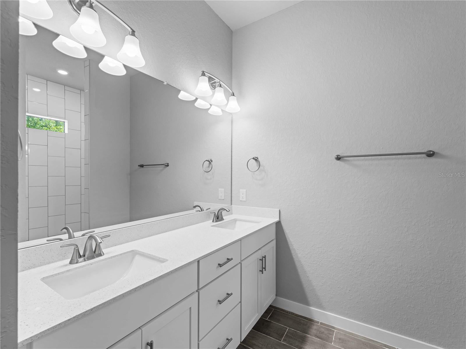 3377 Audette St Property Photo 19