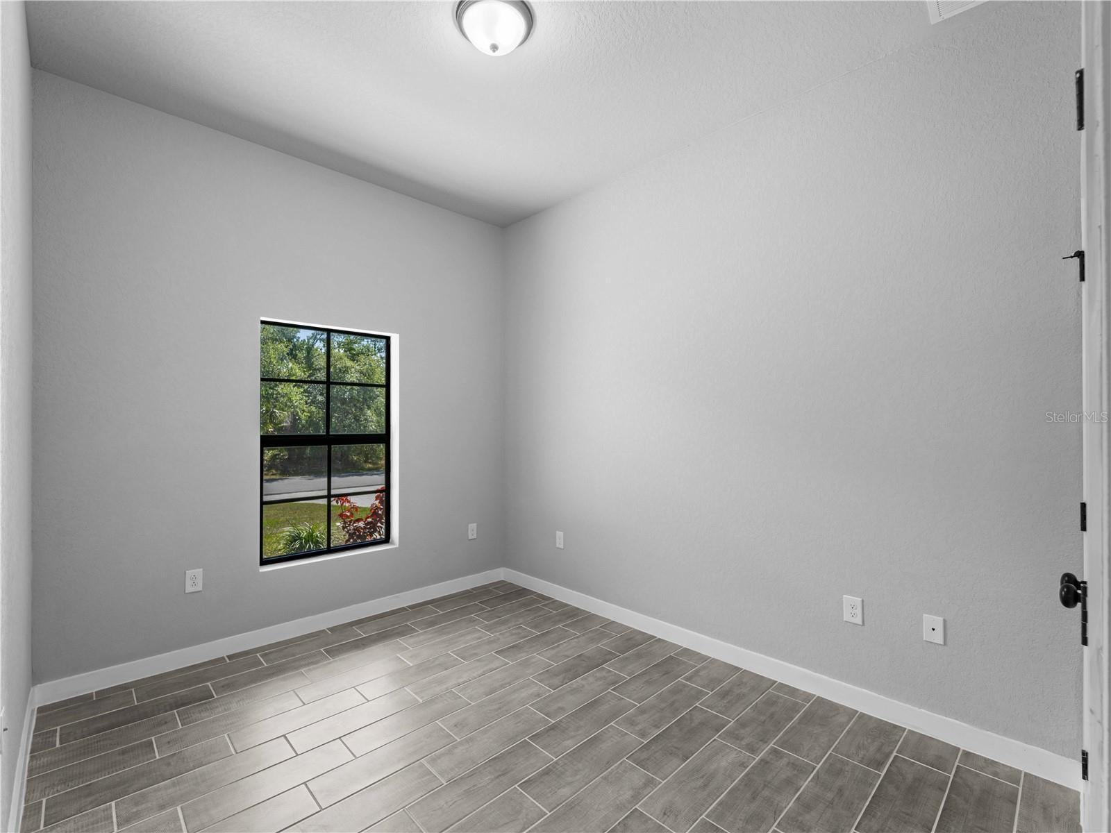 3377 Audette St Property Photo 26