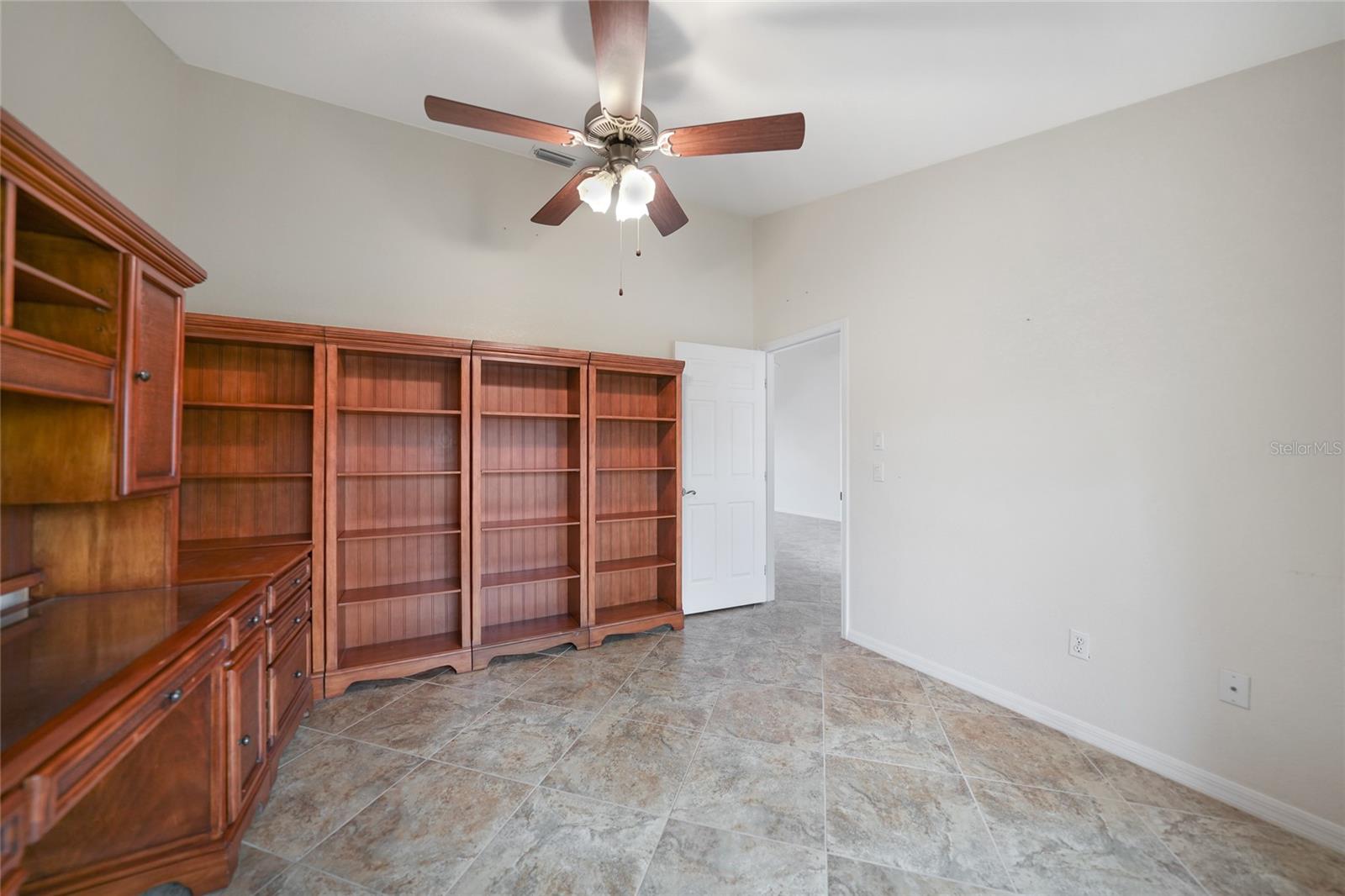 446 Valletta Ct Property Photo 7