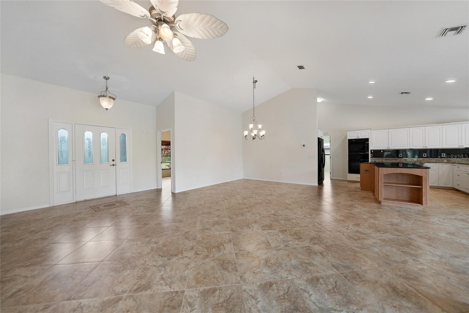 446 Valletta Ct Property Photo 8
