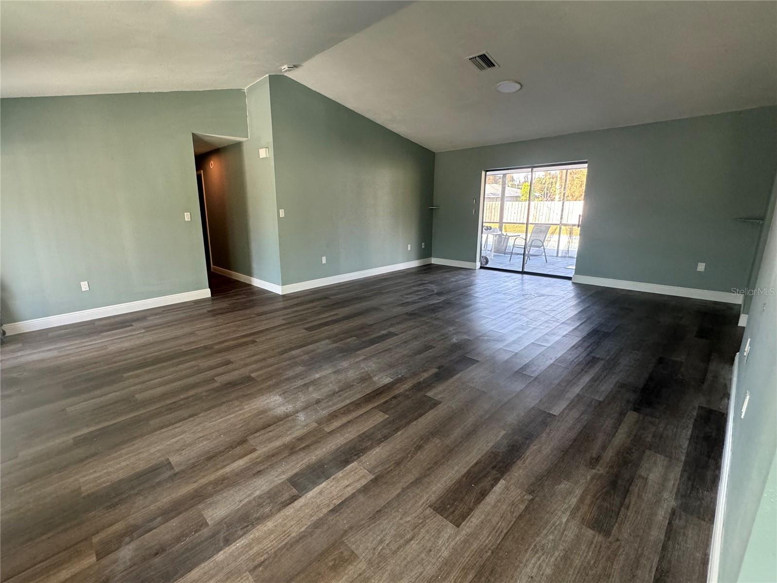 17352 Terry Ave Property Photo 7