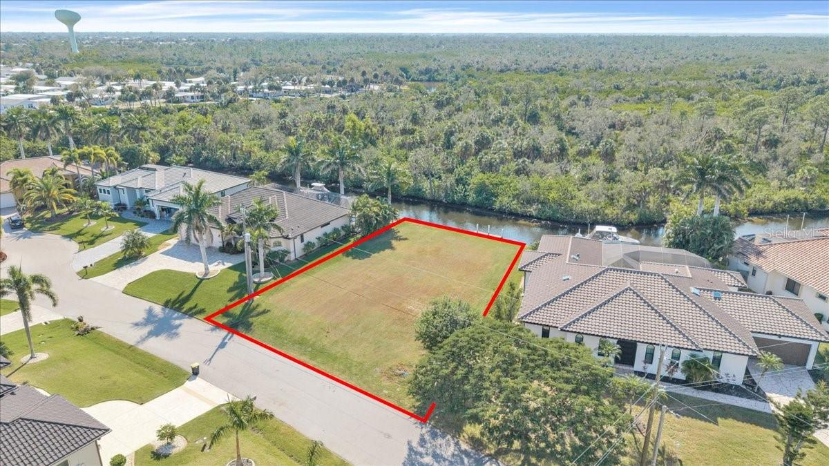 5025 Palermo Dr Property Photo 3