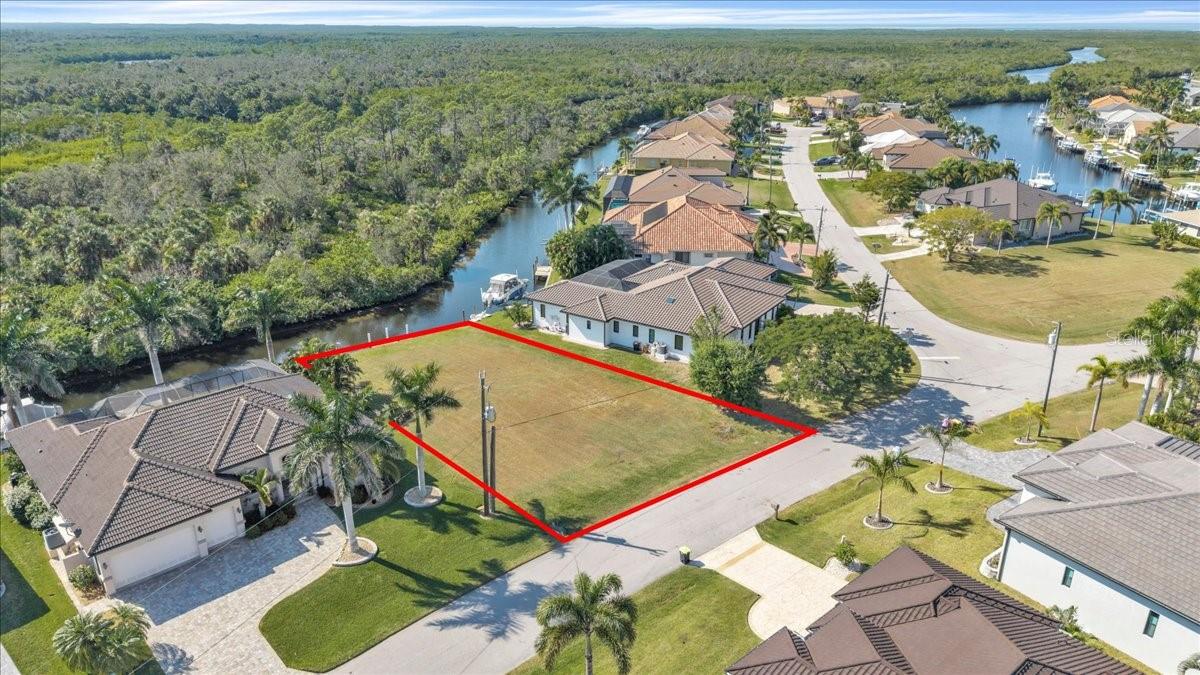 5025 Palermo Dr Property Photo 5
