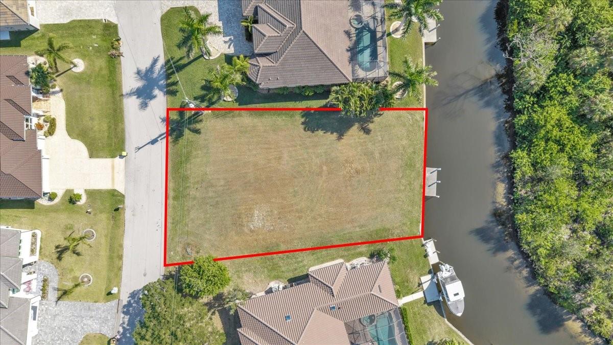 5025 Palermo Dr Property Photo 6