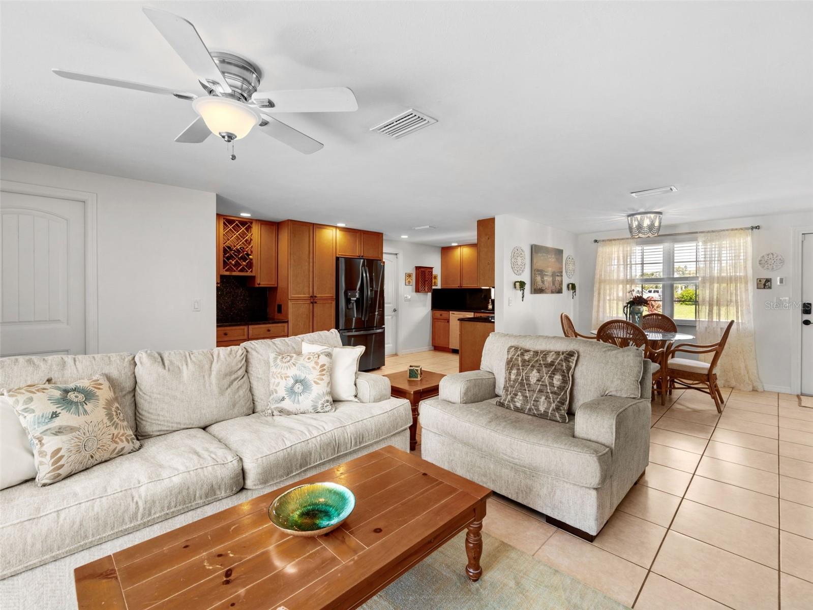 1191 Manor Rd Property Photo 12