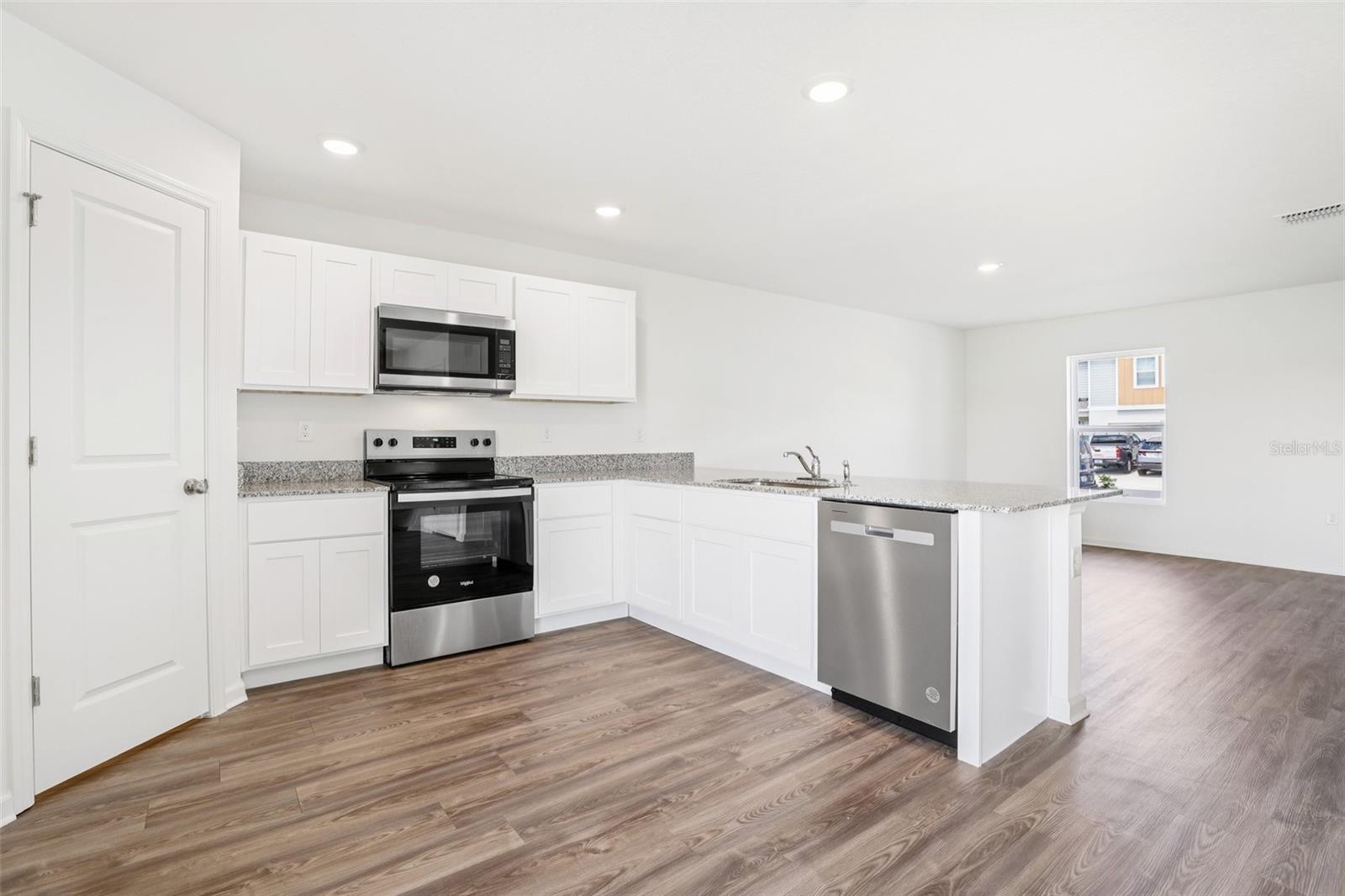 1813 Grassmere St Property Photo 12