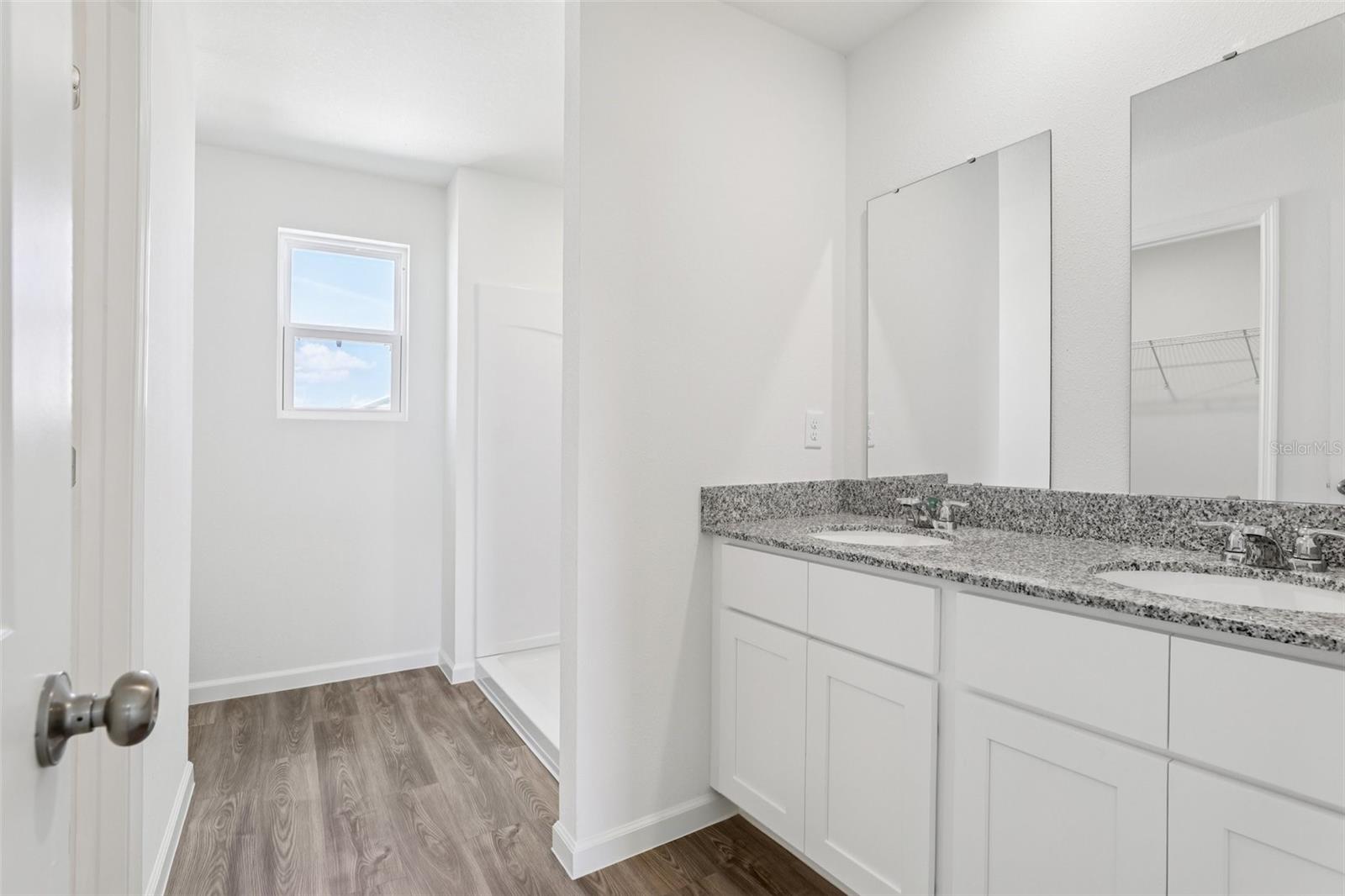 1813 Grassmere St Property Photo 32