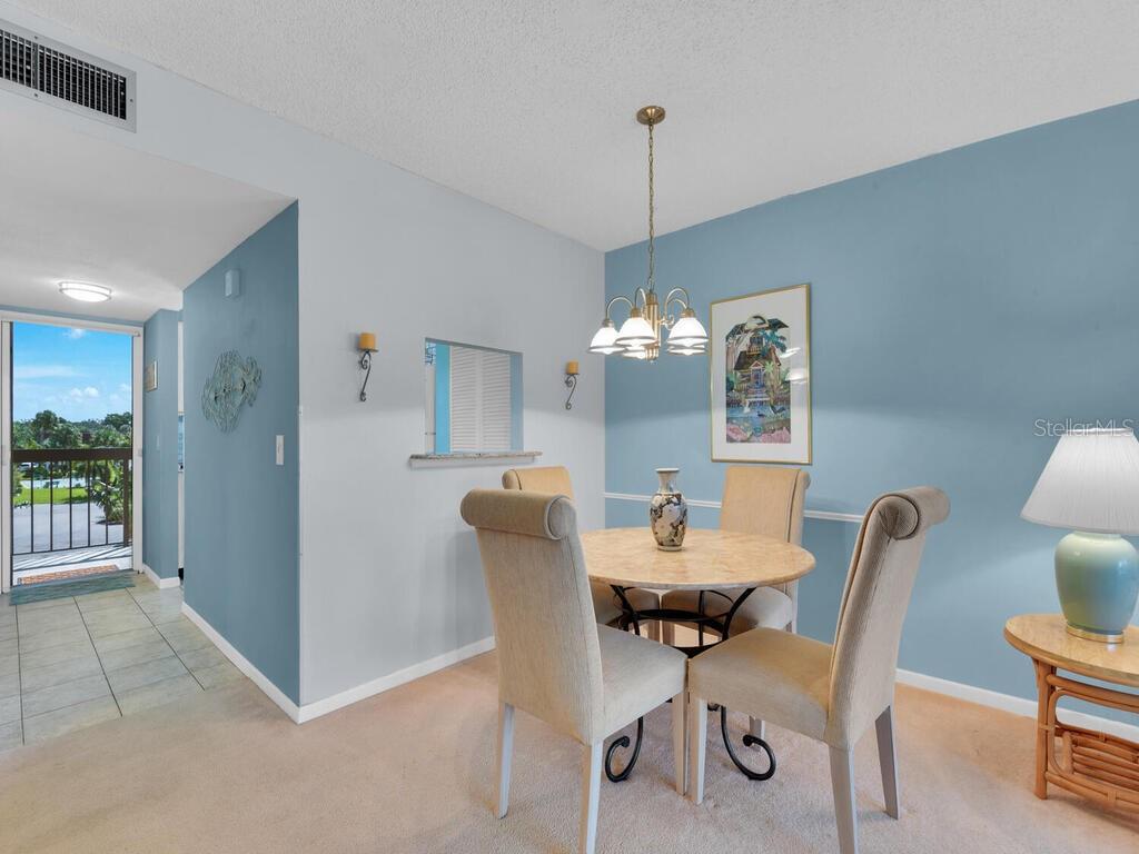 4380 27th Ct Sw #1-304 Property Photo 4