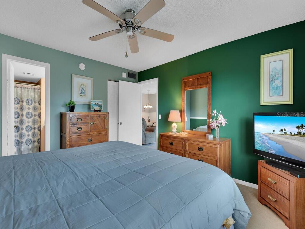 4380 27th Ct Sw #1-304 Property Photo 12