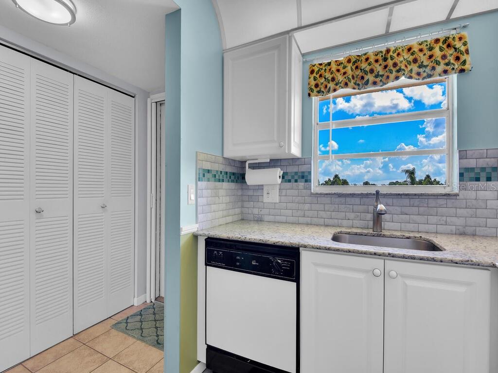 4380 27th Ct Sw #1-304 Property Photo 14