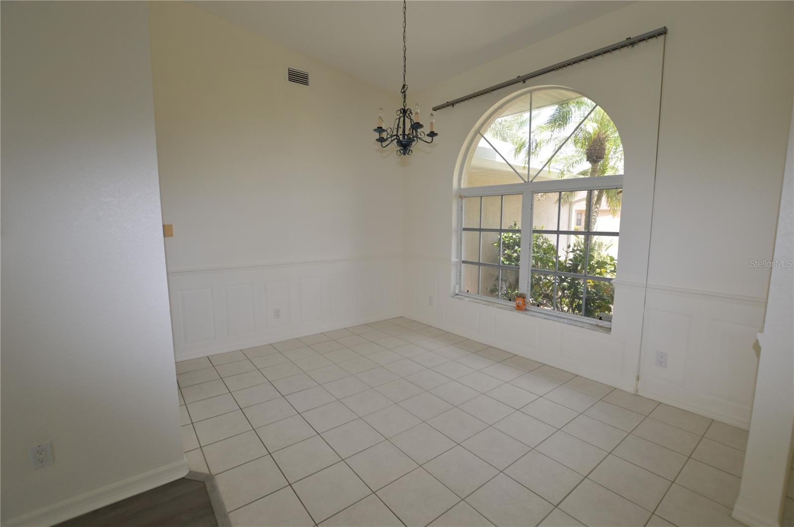 515 Allworthy St Property Photo 10