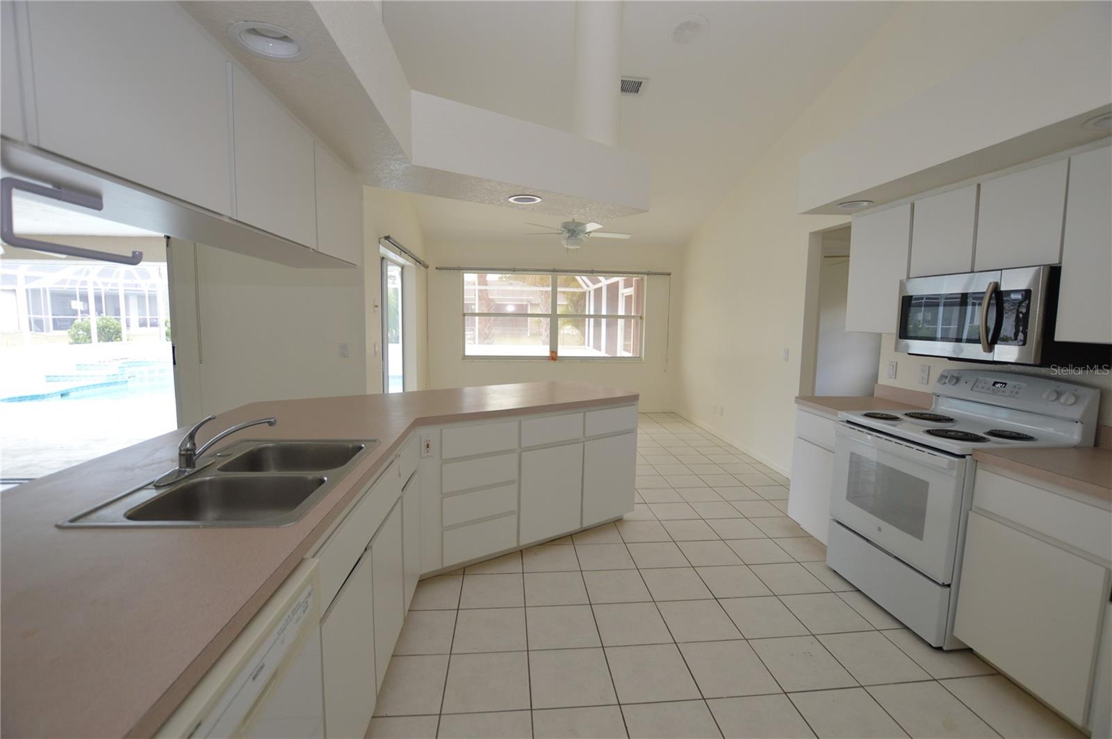515 Allworthy St Property Photo 13