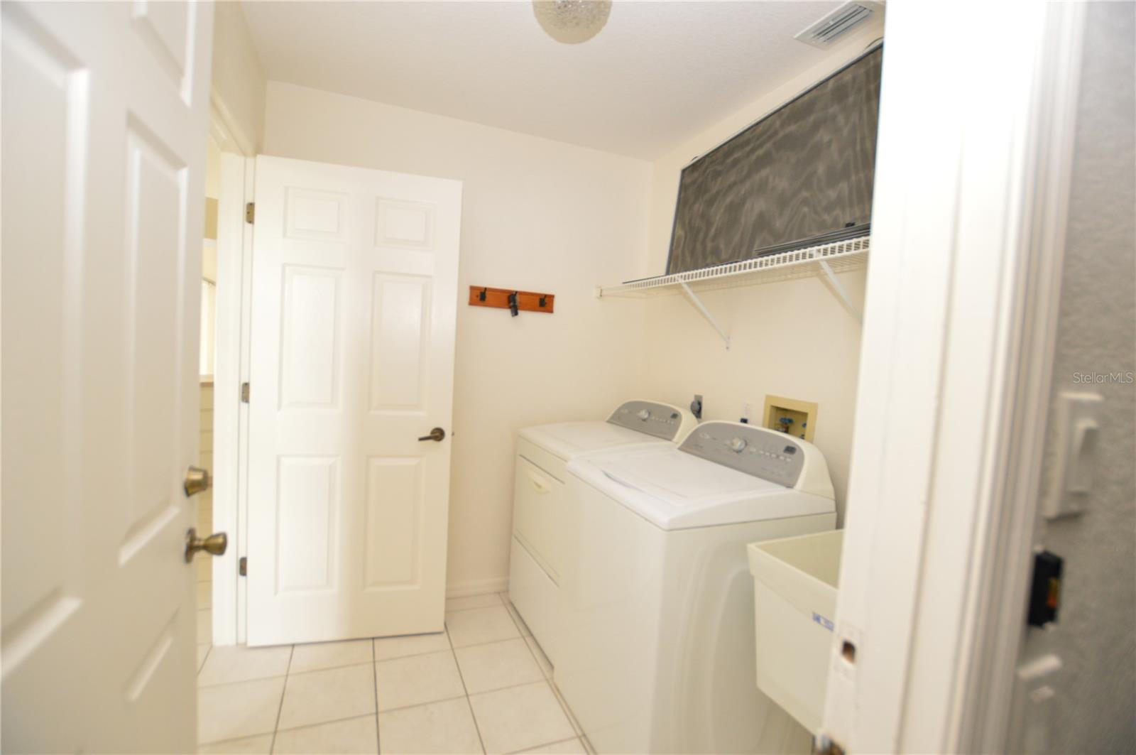 515 Allworthy St Property Photo 24