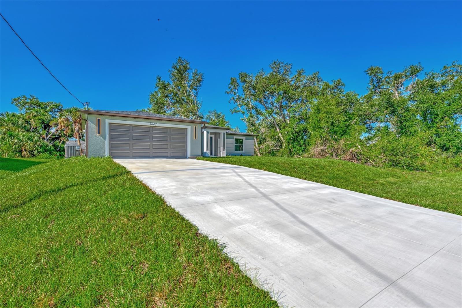 3847 E Price Blvd Property Photo 1