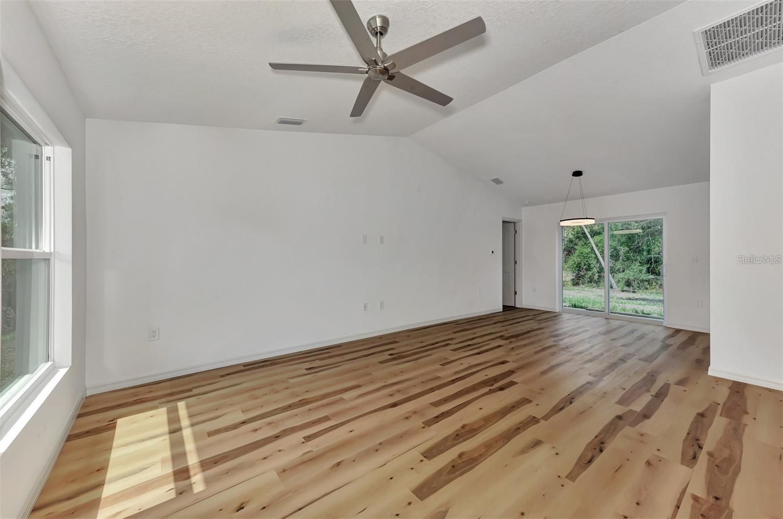 4637 Corbett Ln Property Photo 7