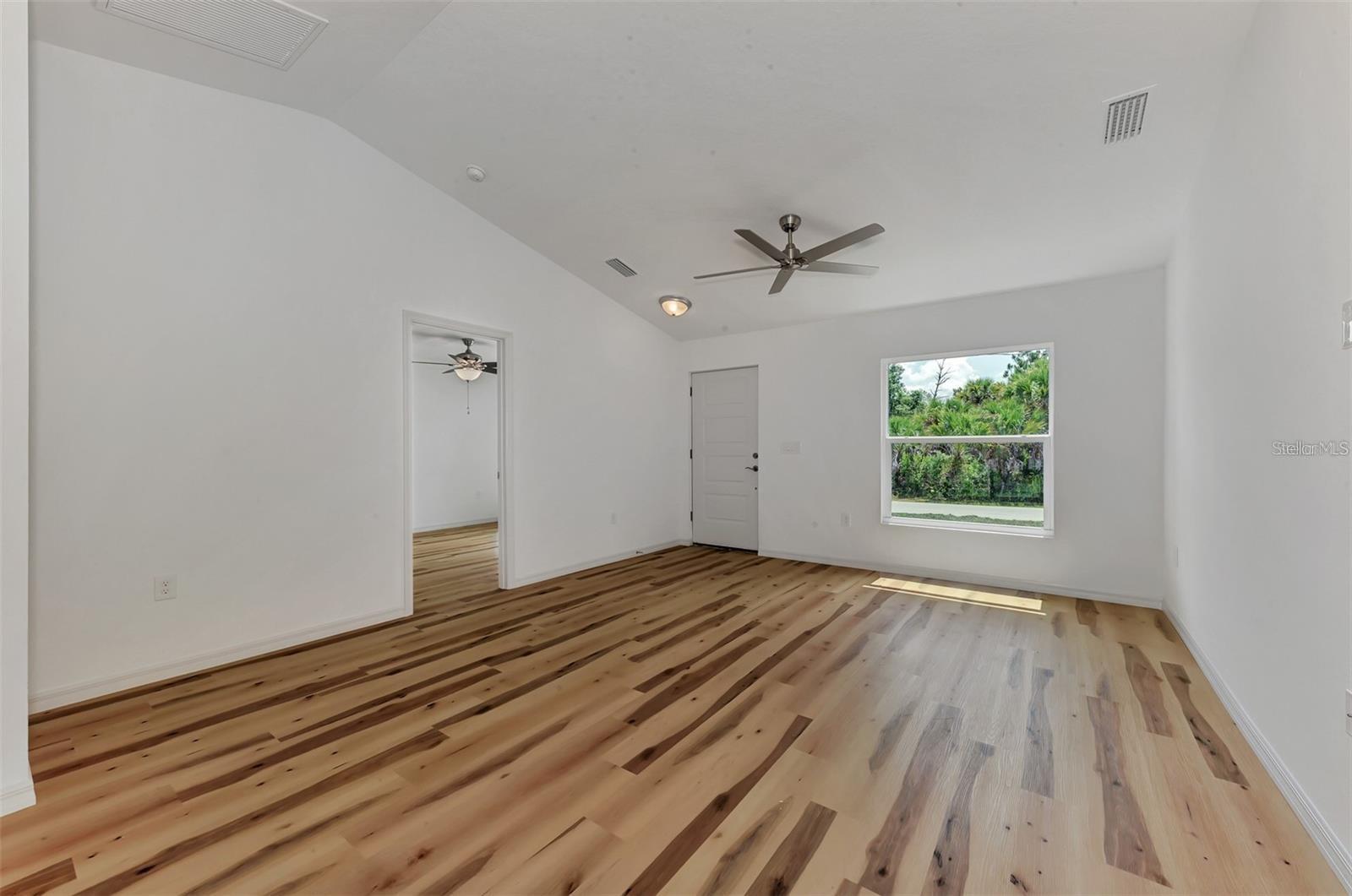 4637 Corbett Ln Property Photo 8
