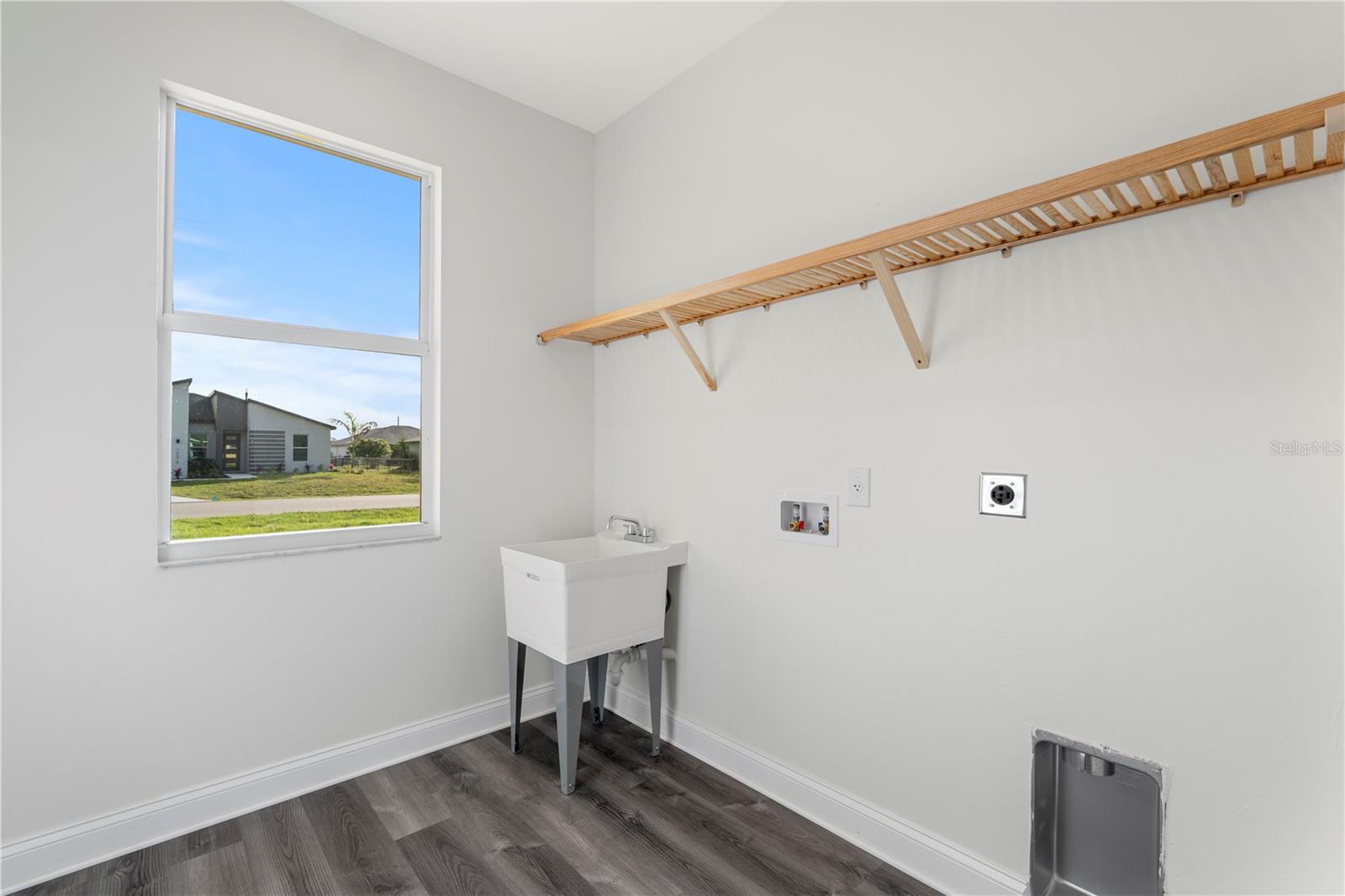 16077 Coruna Ct Property Photo 30