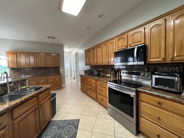 24378 Belize Ct Property Photo 12
