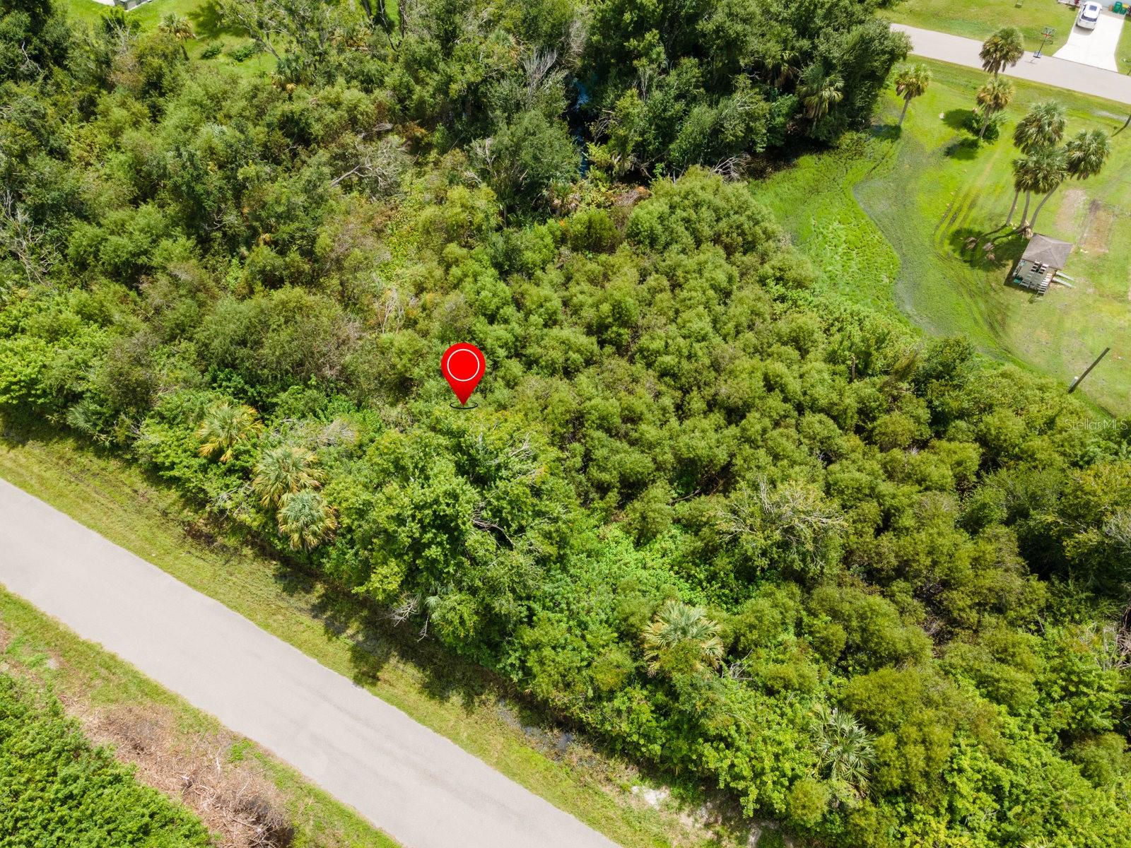 22447 Morocco Ave Property Photo 8