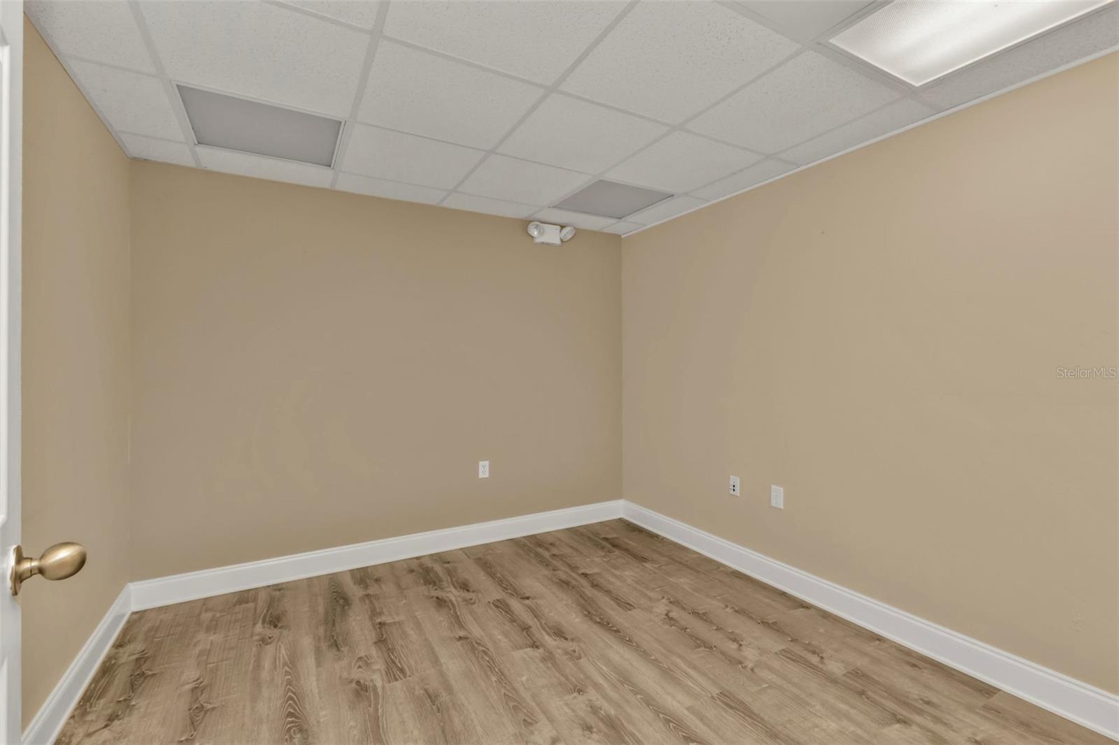 128 W Charlotte Ave Property Photo 15
