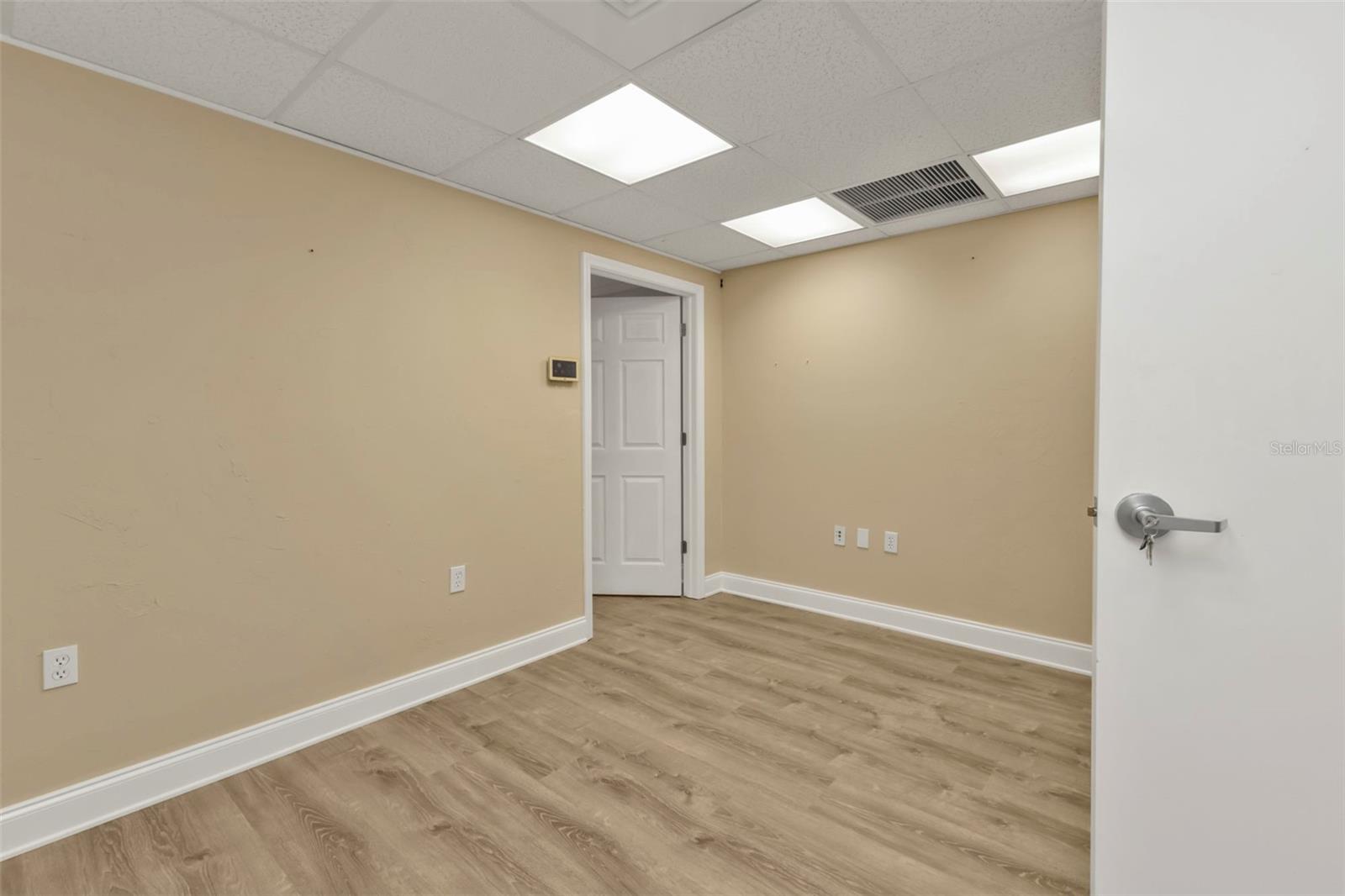 128 W Charlotte Ave Property Photo 38