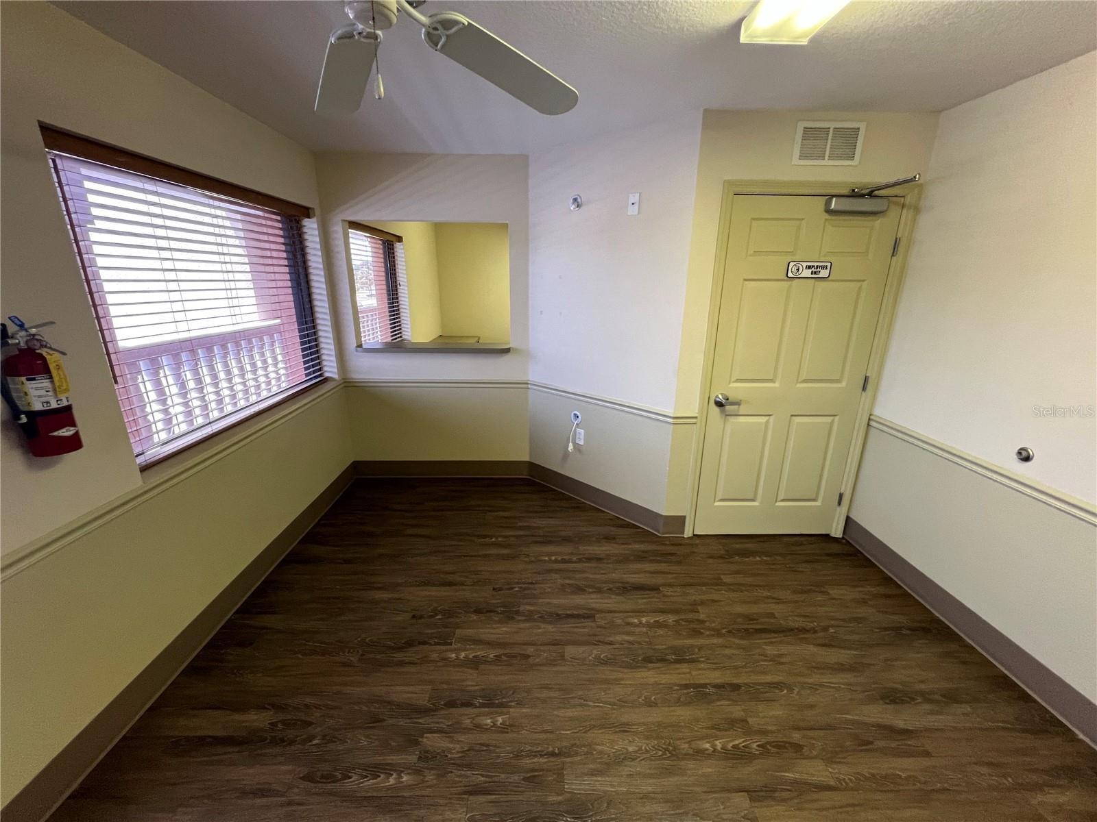 3400 Tamiami Trl #203 Property Photo 9