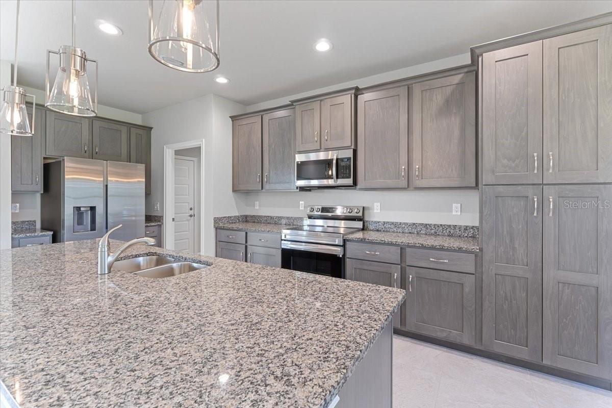 9461 Attica Cir Property Photo 8