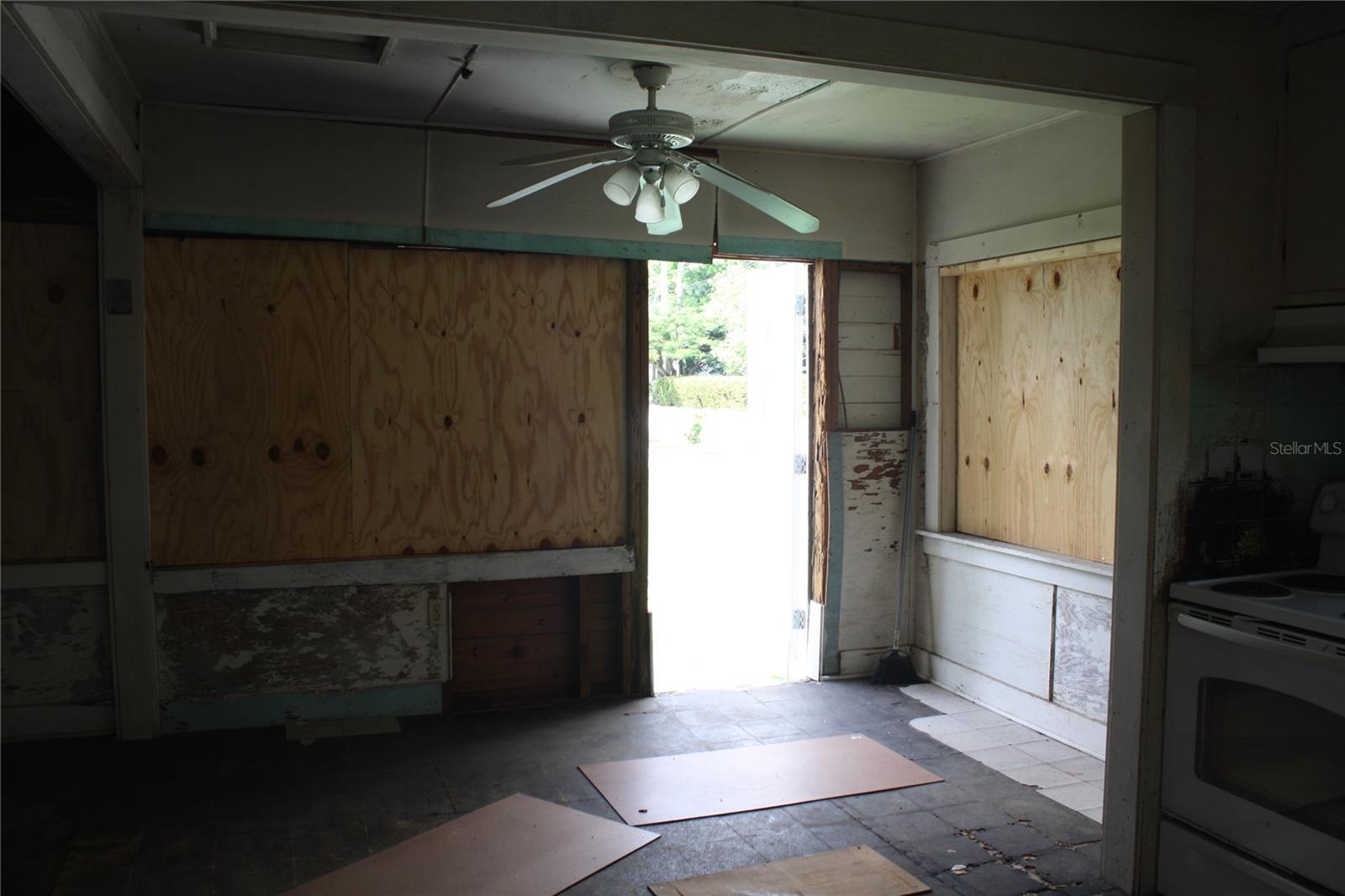 702 W Olympia Ave Property Photo 13