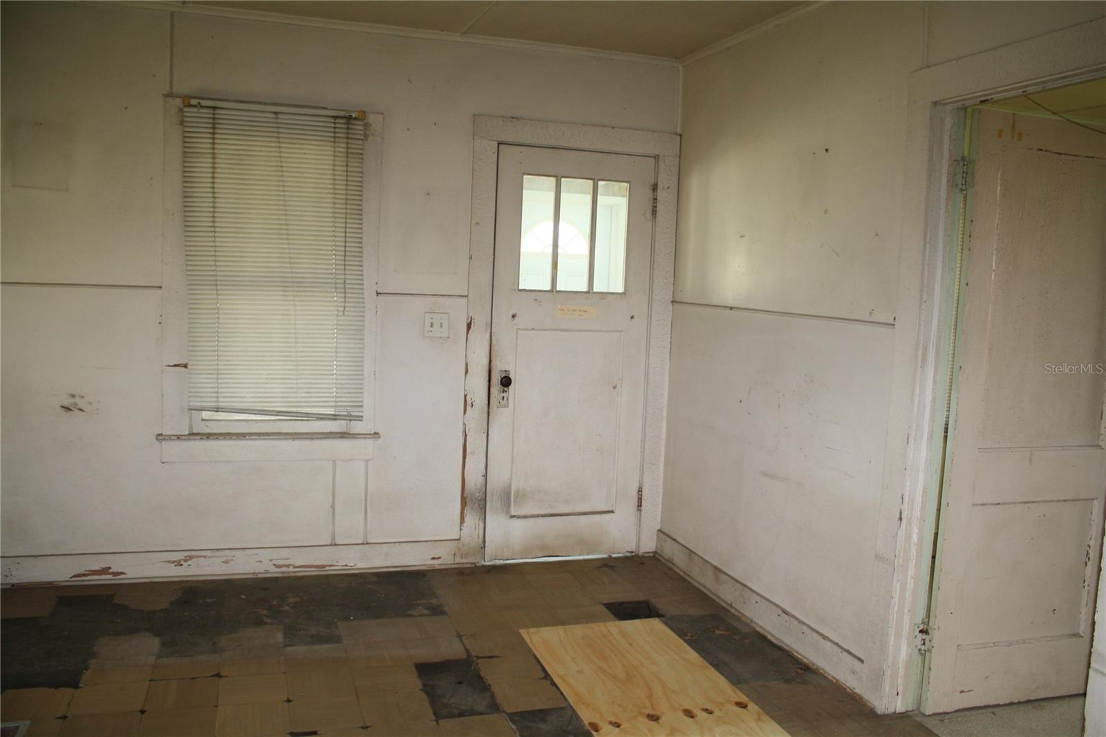 702 W Olympia Ave Property Photo 18