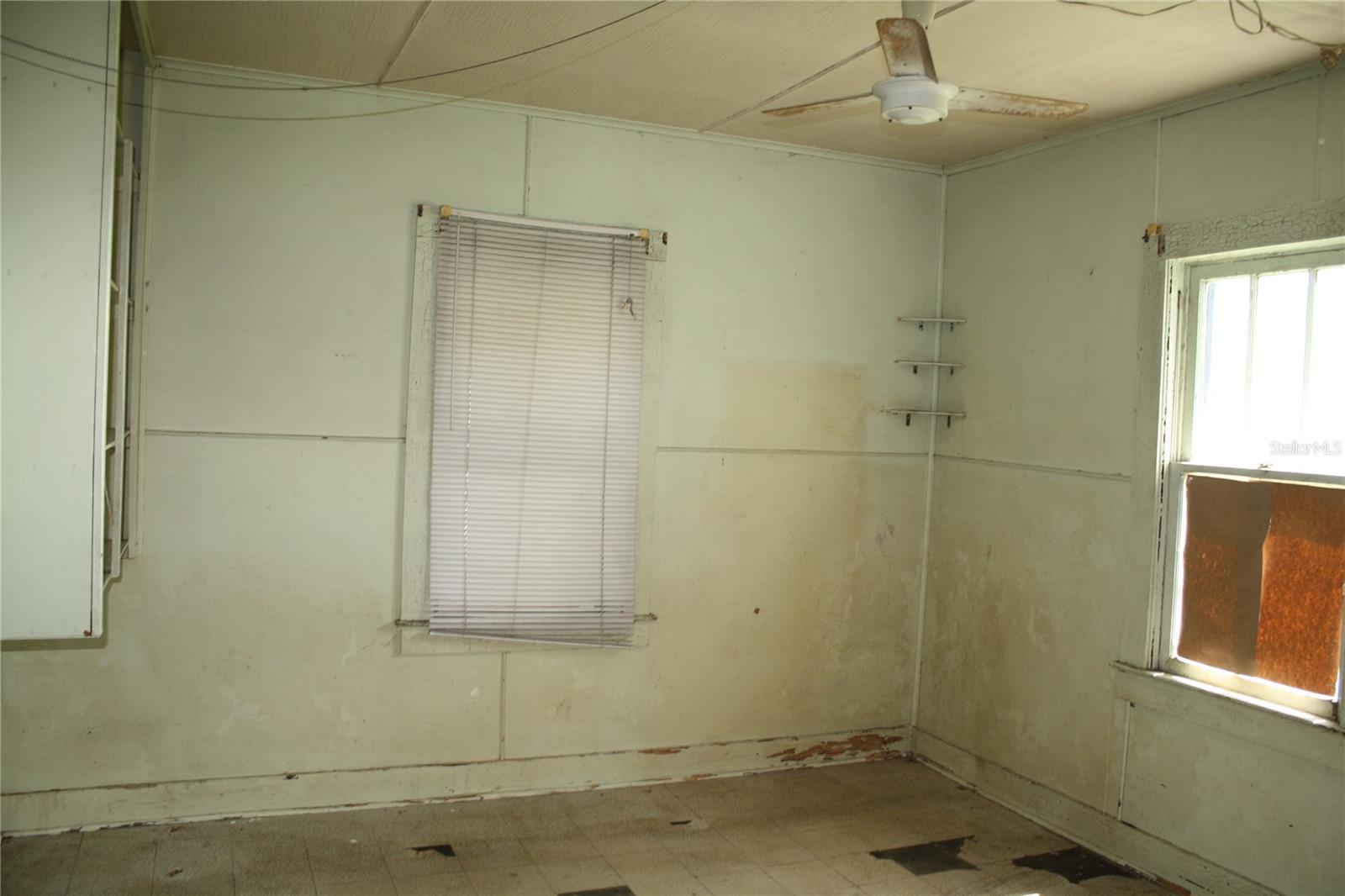 702 W Olympia Ave Property Photo 23