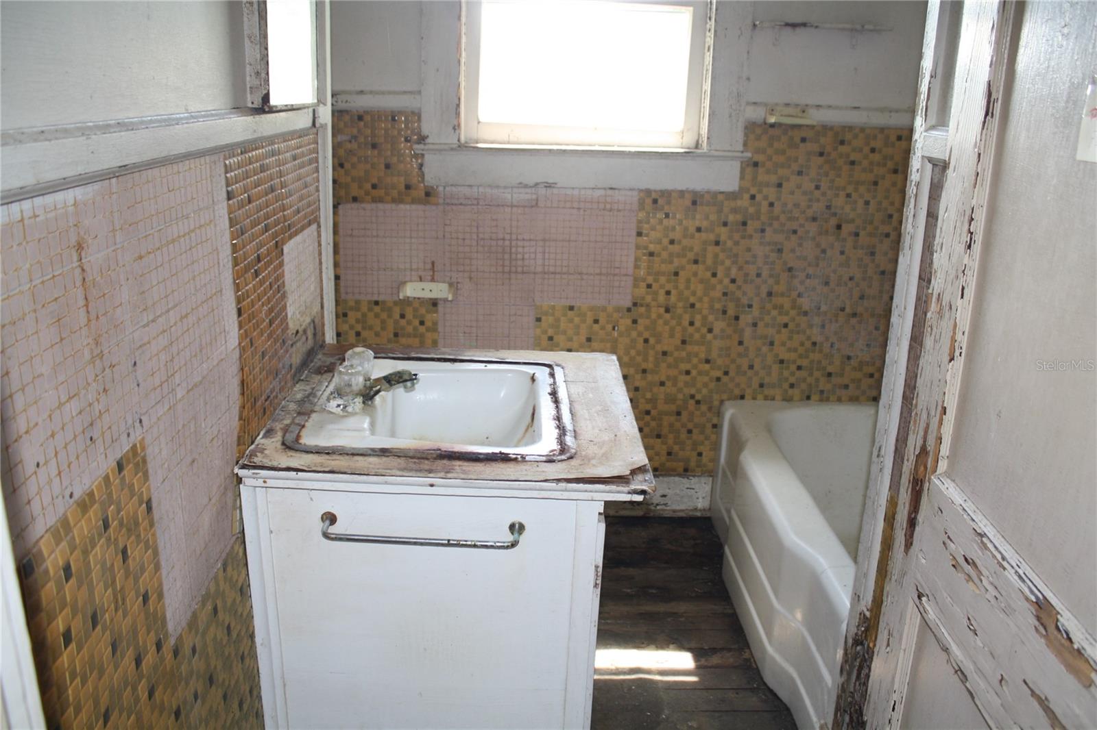 702 W Olympia Ave Property Photo 26