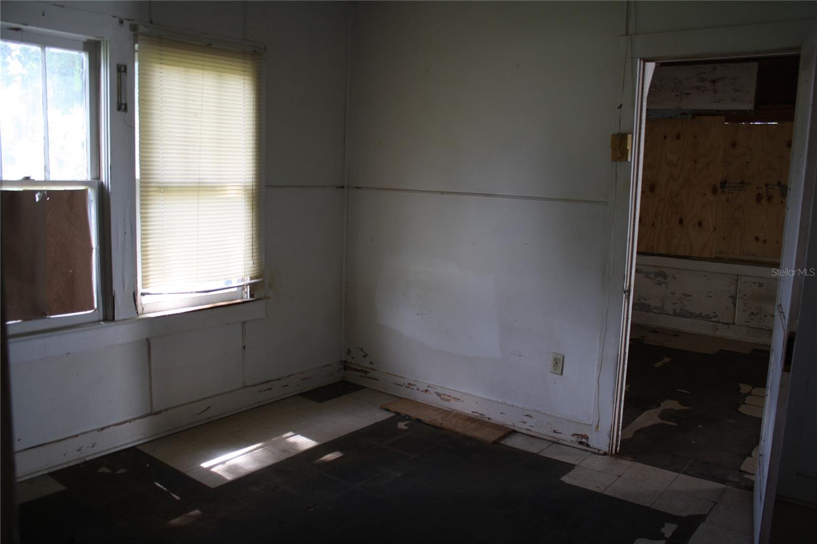 702 W Olympia Ave Property Photo 27