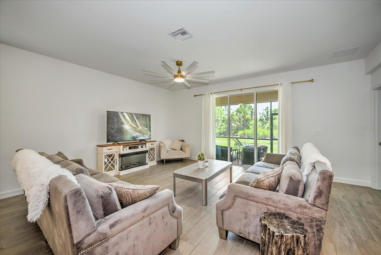 3254 Weston Manor Dr Property Photo 7