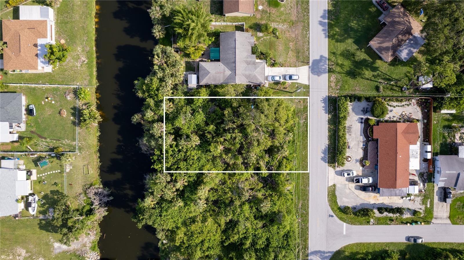 1556 Birchcrest Blvd Property Photo 1