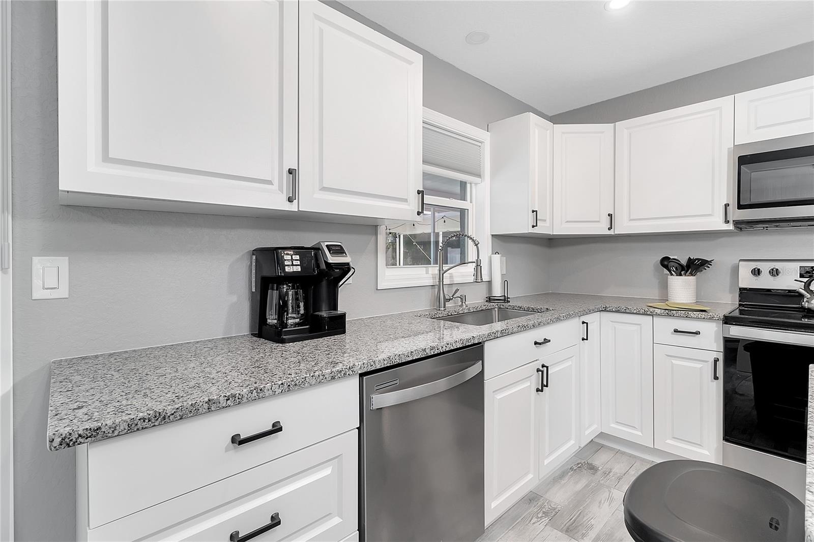 60 Golfview Rd Property Photo 17