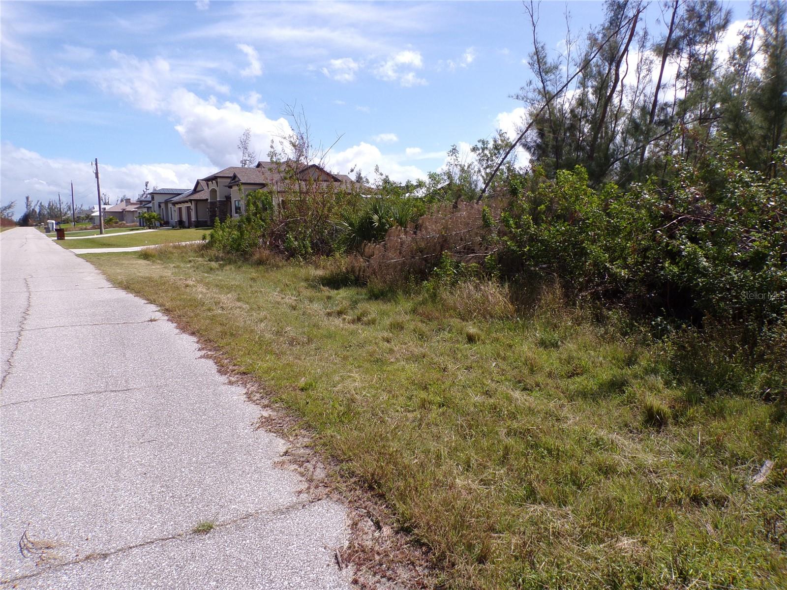 16724 Liggett Cir Property Photo 11