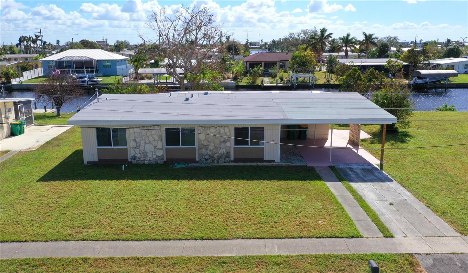 554 Lindley Ter Property Photo 1