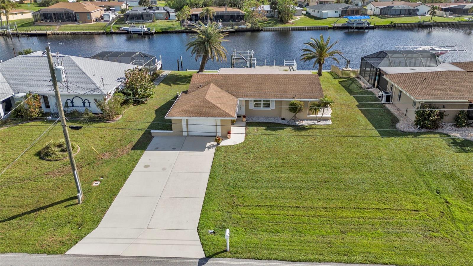 201 W Tarpon Blvd Nw Property Photo 1
