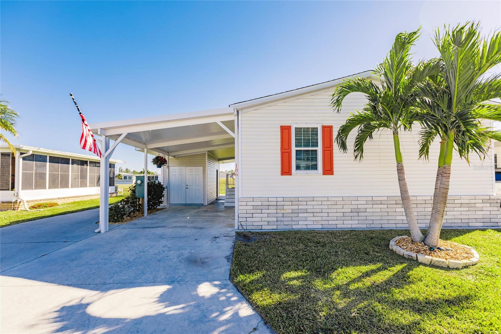 186 W Manatee Loop Property Photo