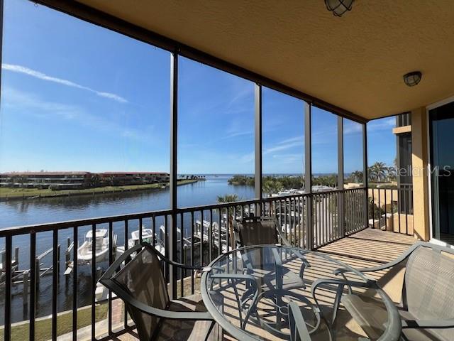 3313 Sunset Key Cir #203 Property Photo 3