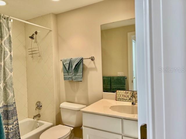 3313 Sunset Key Cir #203 Property Photo 24