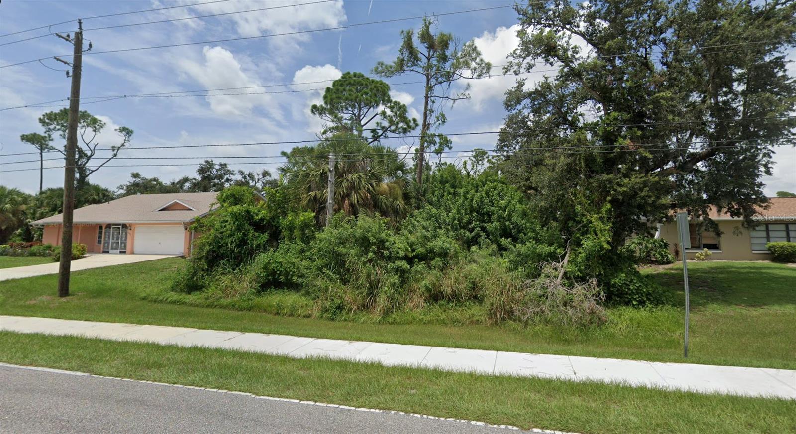 21086 PEACHLAND BLVD Property Photo 1
