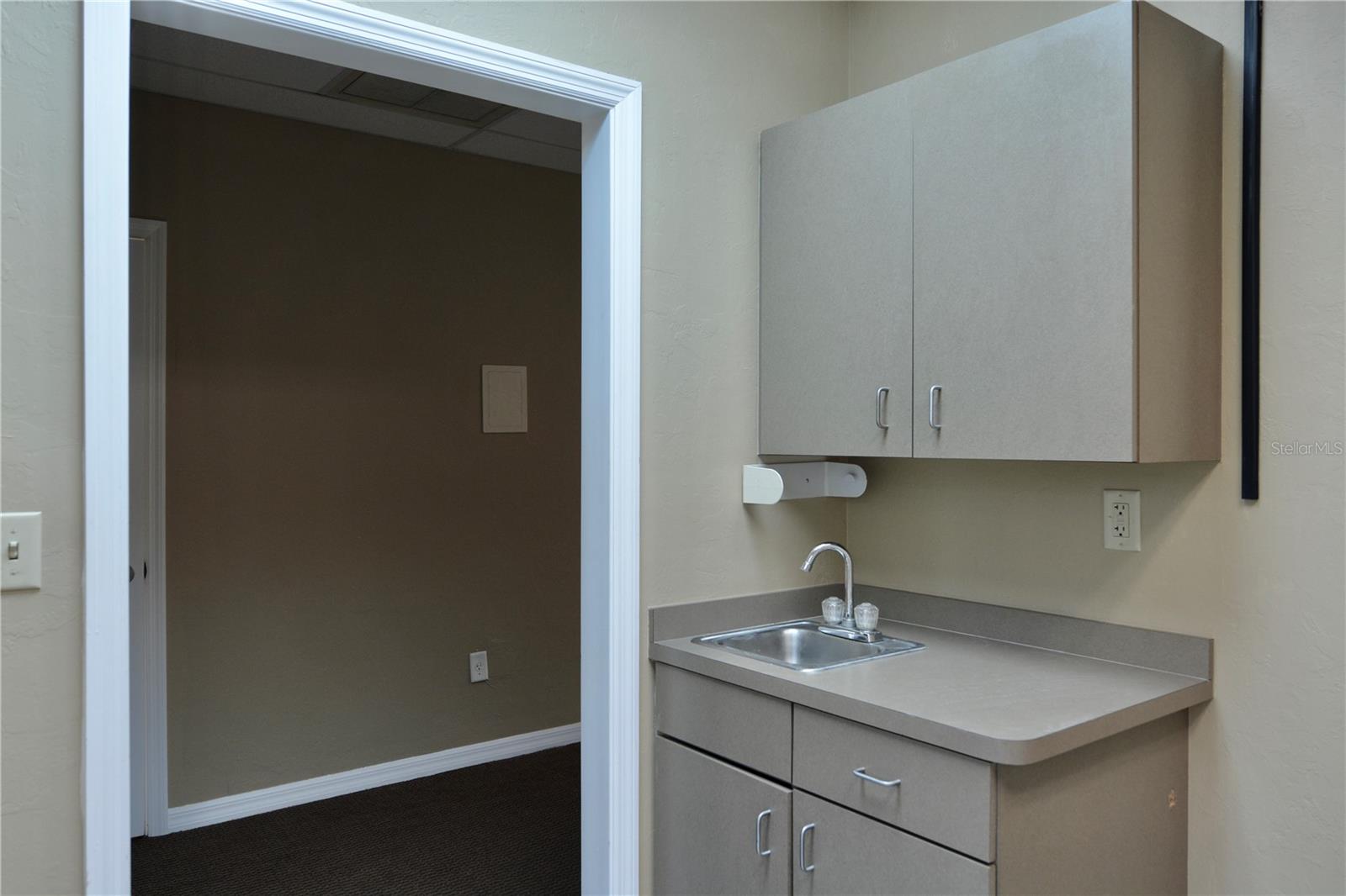 2496 Caring Way #b Property Photo 21