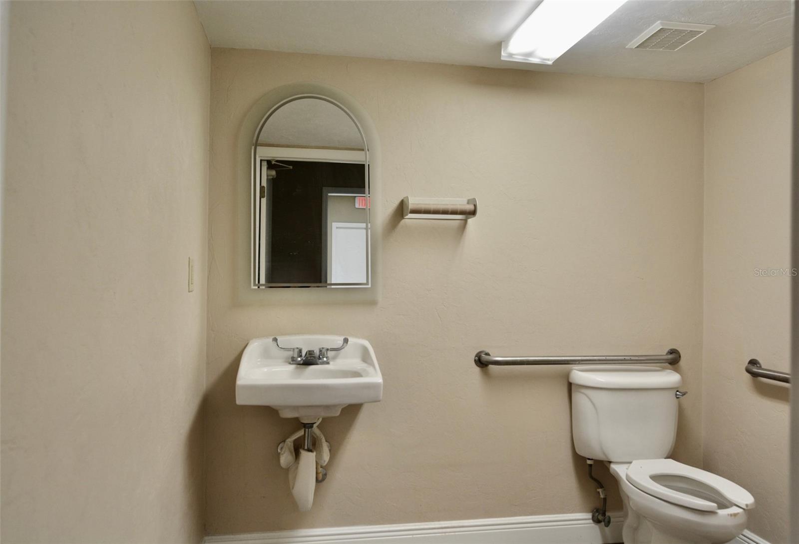 2496 Caring Way #b Property Photo 26