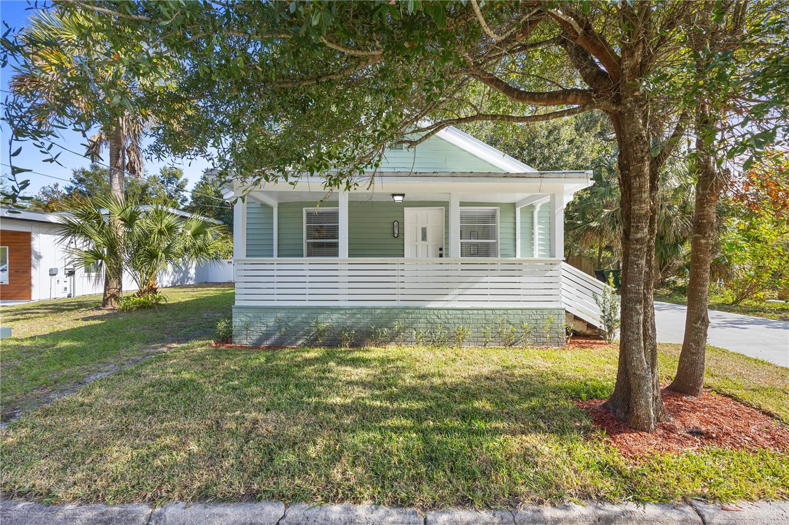 101 1/2 Palmer St Property Photo 2